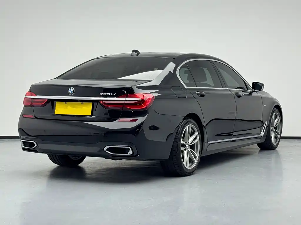 BMW 7 Series — миниатюра 5