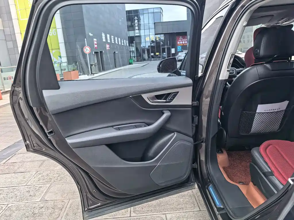 Audi Q7 — миниатюра 28
