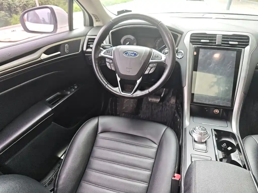 Ford Mondeo — миниатюра 12
