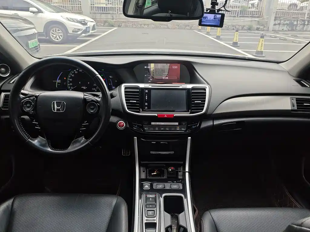 Honda Accord — миниатюра 8