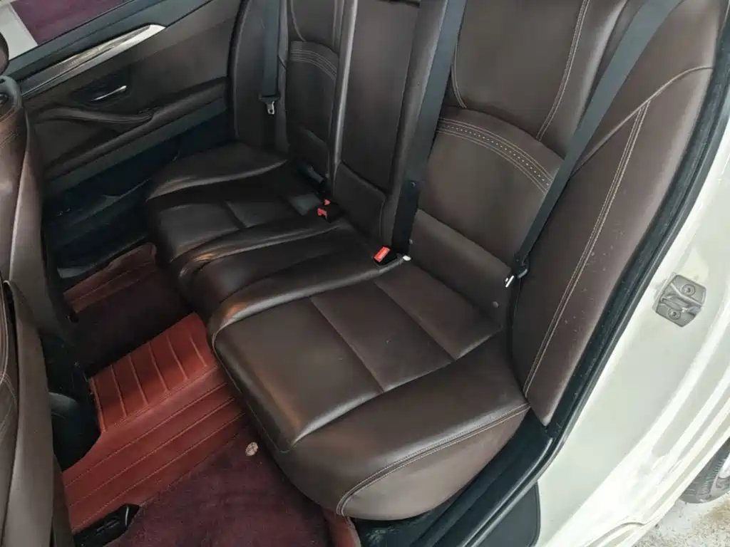 BMW 5 Series — миниатюра 17