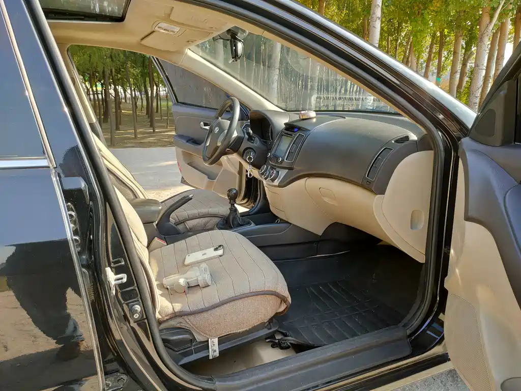 Hyundai Elantra — миниатюра 15