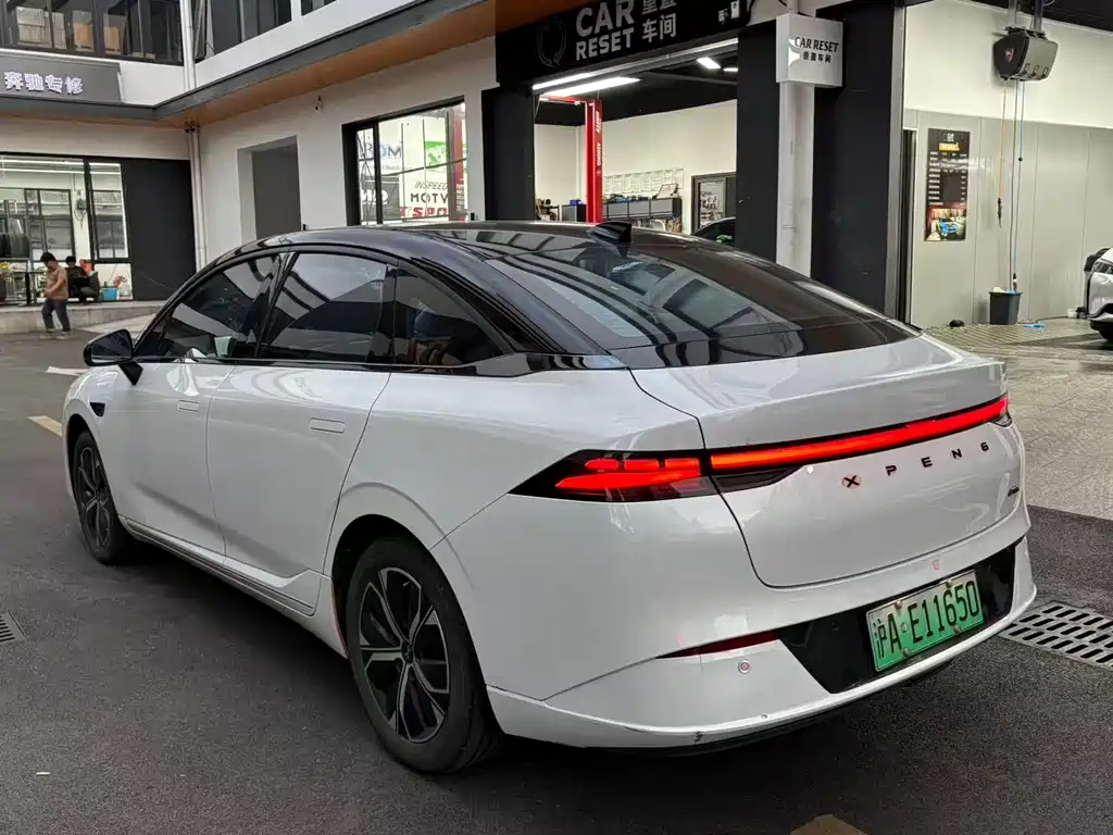 XPeng P5 — миниатюра 4
