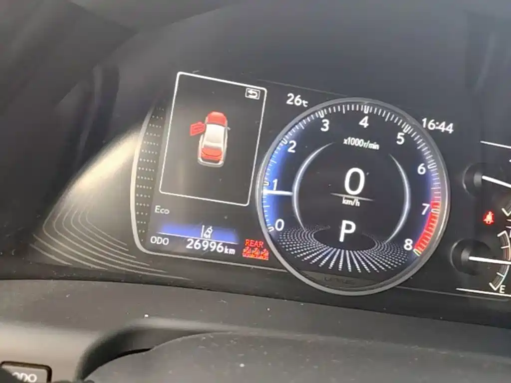 Lexus ES — миниатюра 12