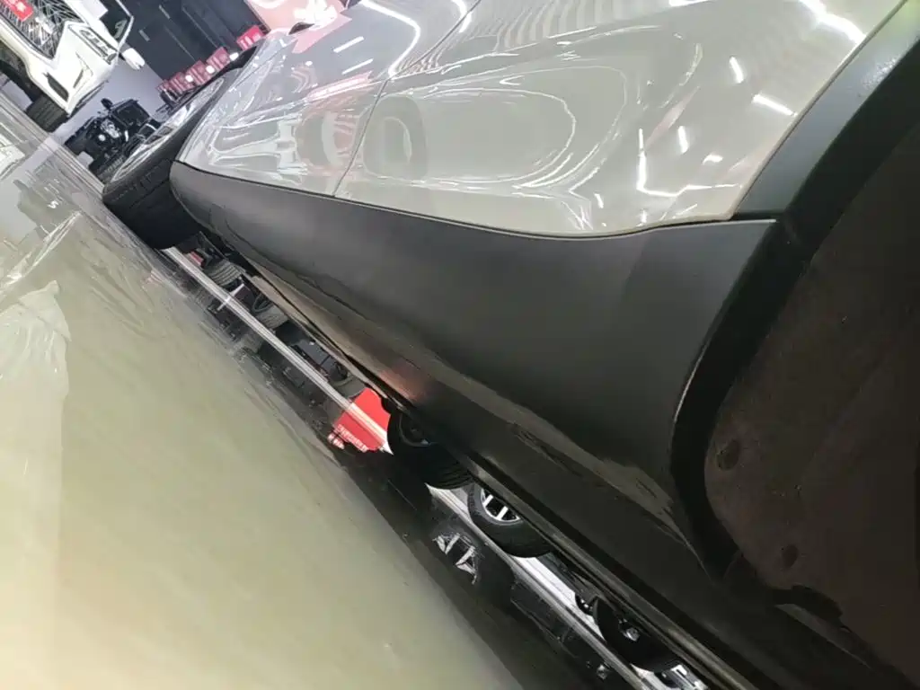 Tesla Model Y — миниатюра 22