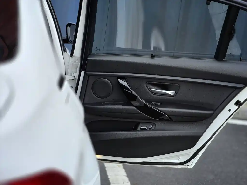 BMW 3 Series — миниатюра 15