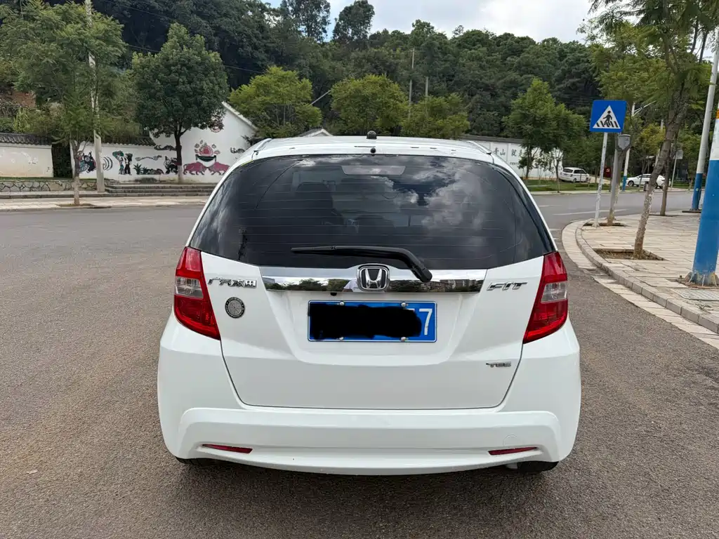 Honda Fit — миниатюра 6