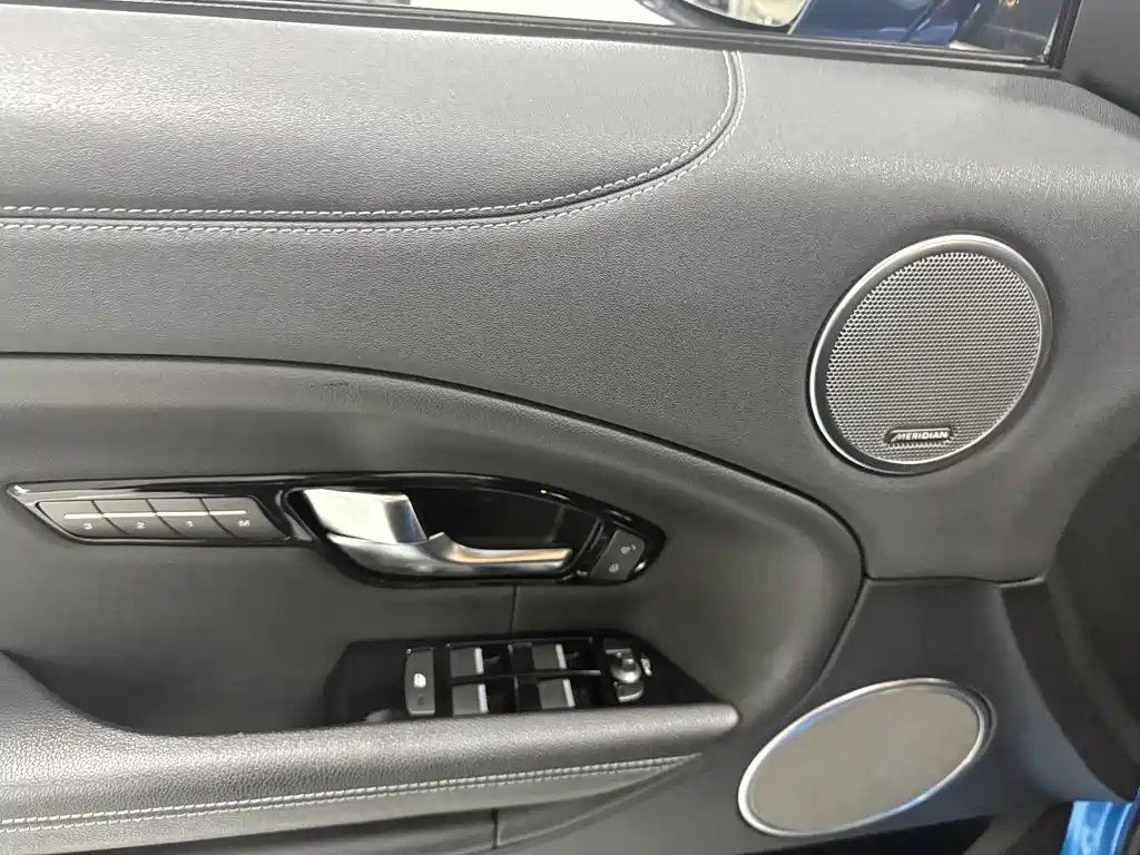 Land Rover Evoque — миниатюра 8