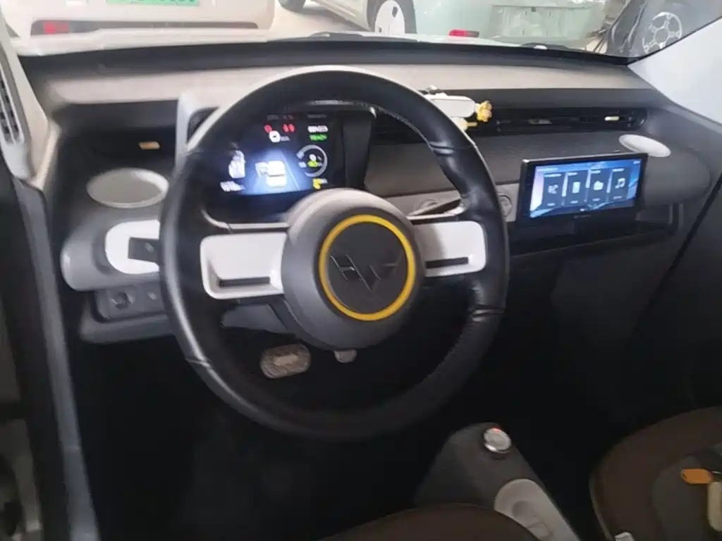 Wuling MINIEV — миниатюра 10