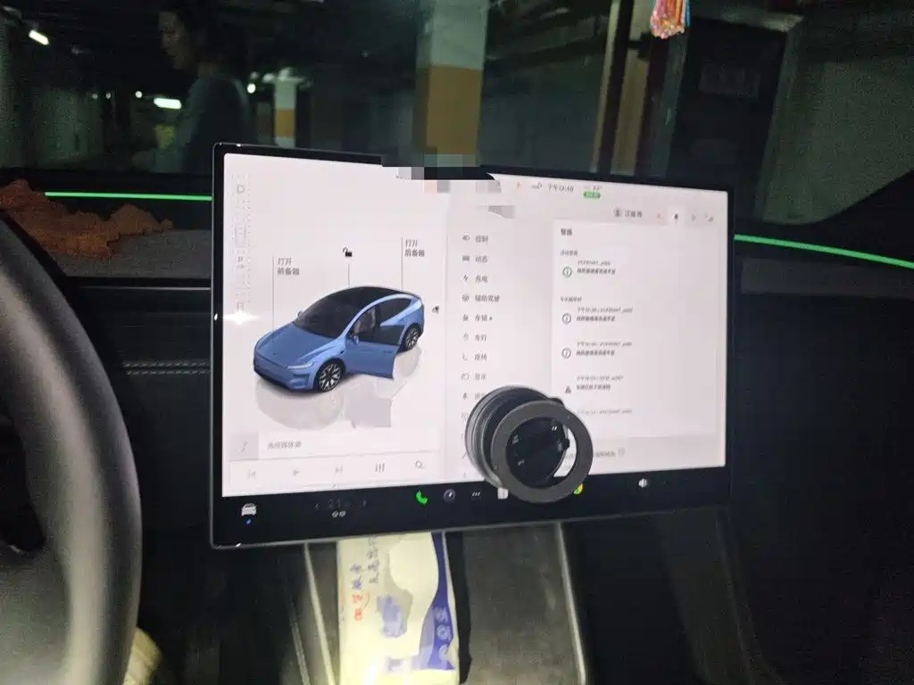 Tesla Model Y L — миниатюра 7