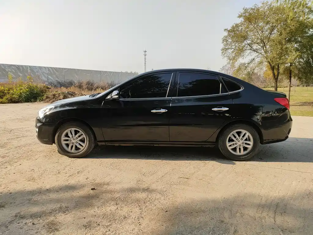 Hyundai Elantra — миниатюра 2