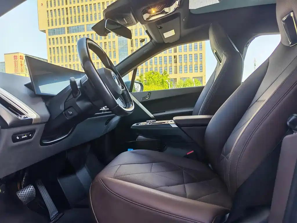 BMW iX — миниатюра 17