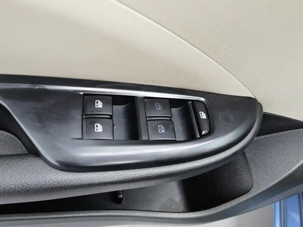 Buick Excelle — миниатюра 9