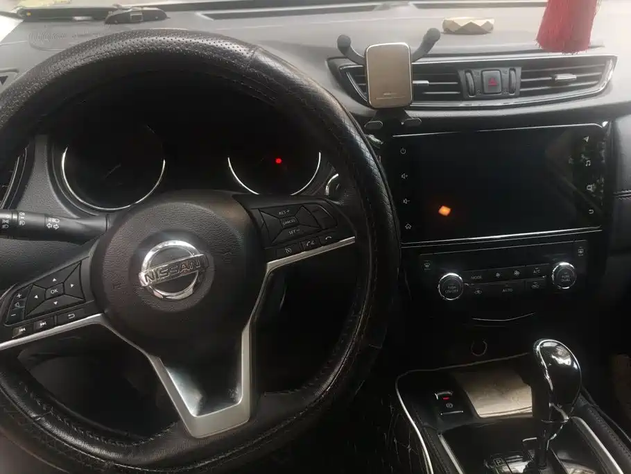 Nissan X-Trail — миниатюра 12