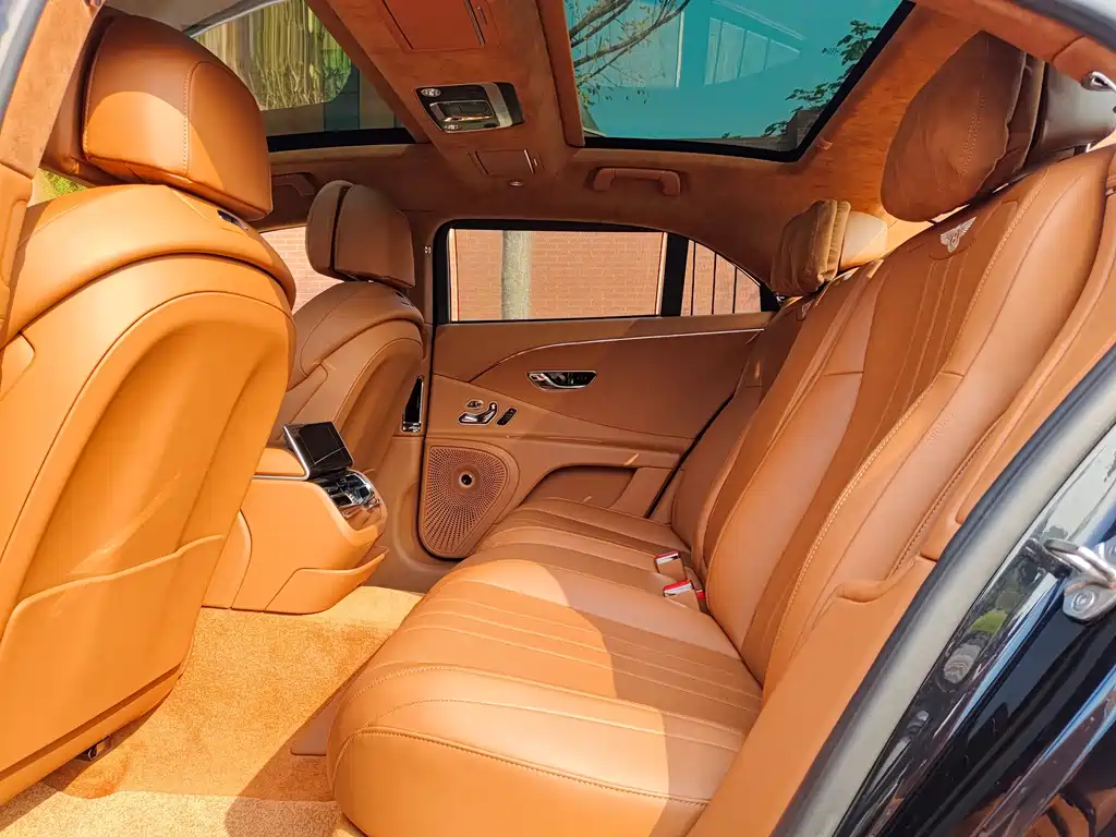 Bentley Flying Spur — миниатюра 28