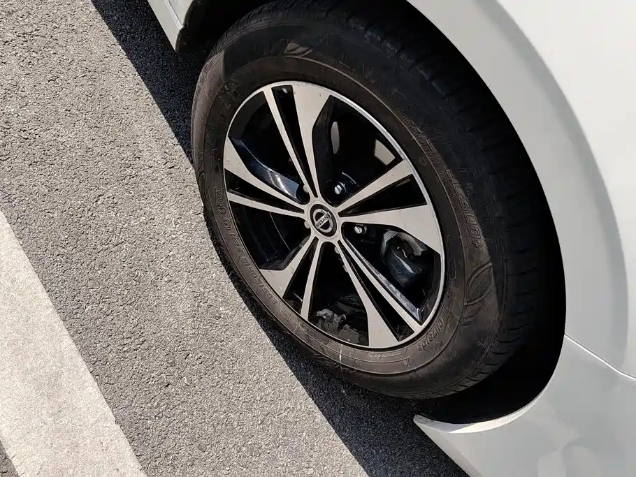 Nissan Sylphy — миниатюра 6