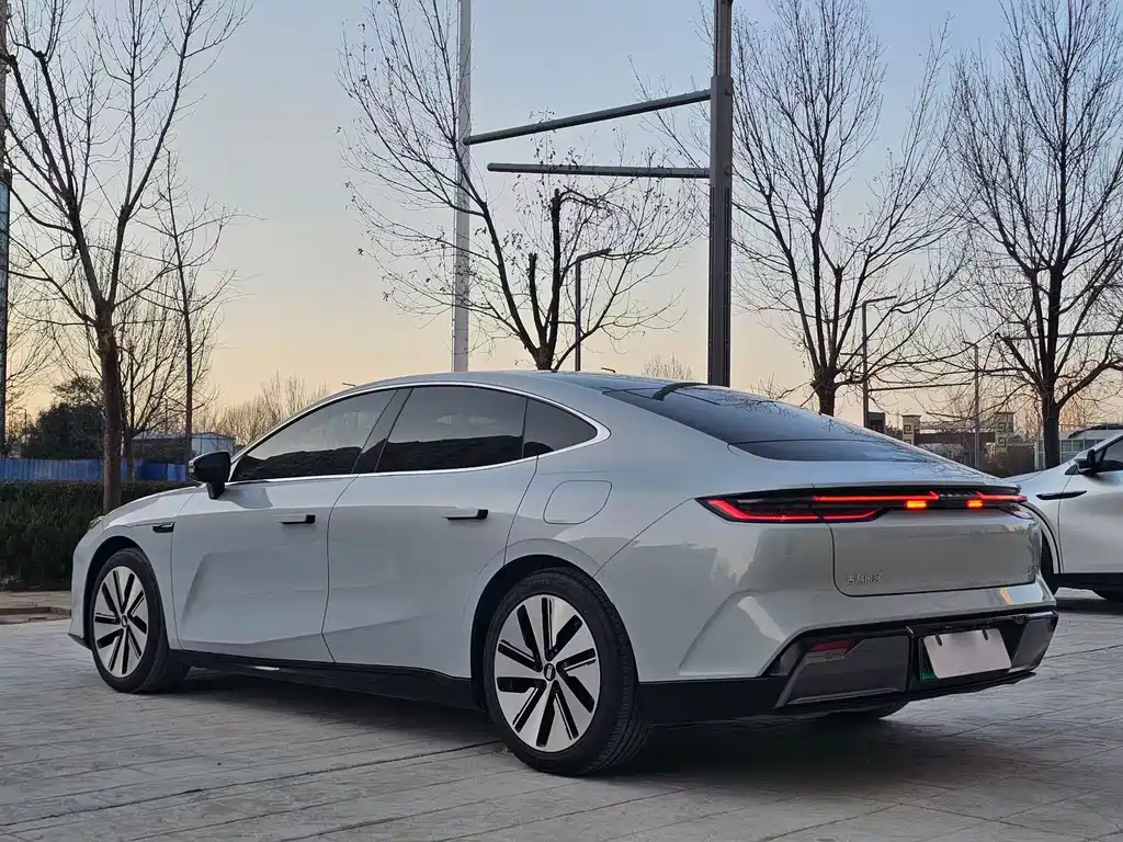 GEELY GALAXY GALAXY E8