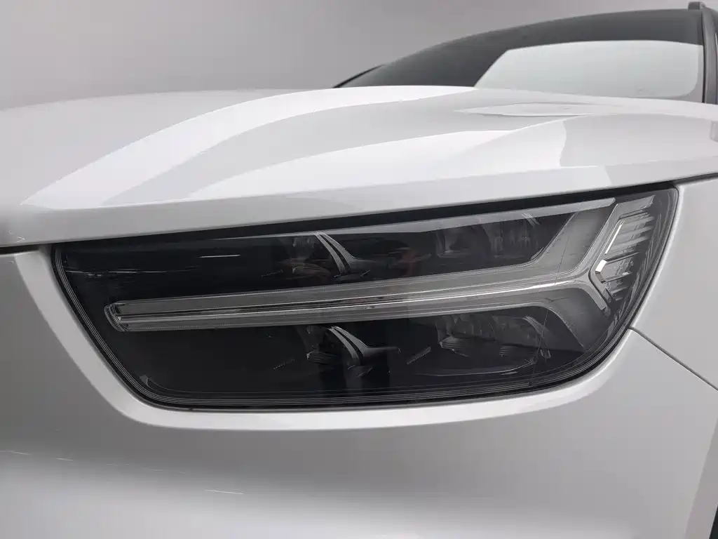 Volvo XC40 — миниатюра 7