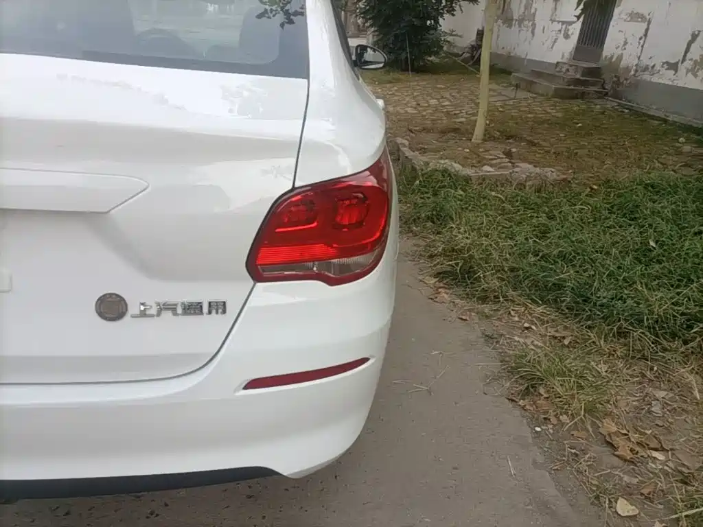 Chevrolet Cavalier — миниатюра 8
