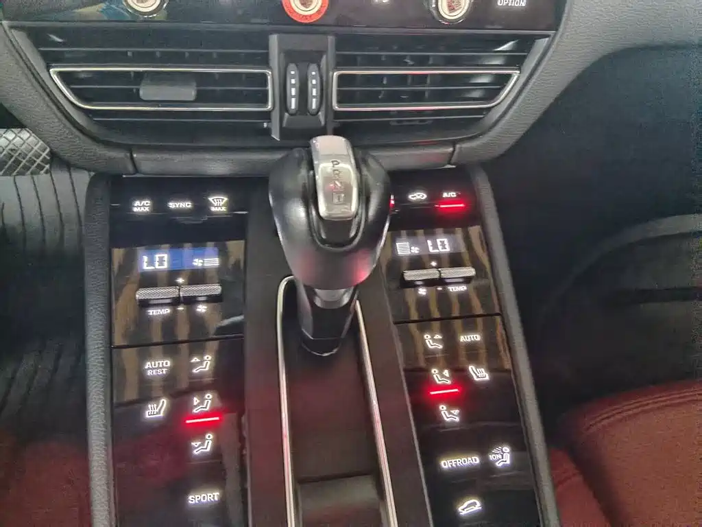 Porsche Macan — миниатюра 14