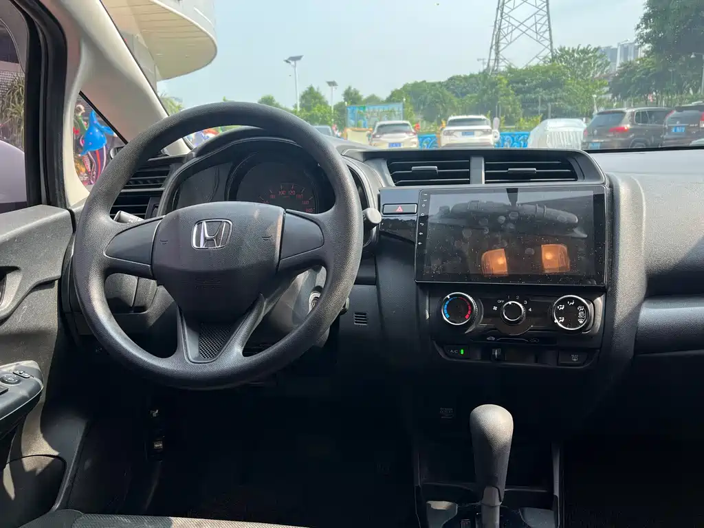Honda Fit — миниатюра 12