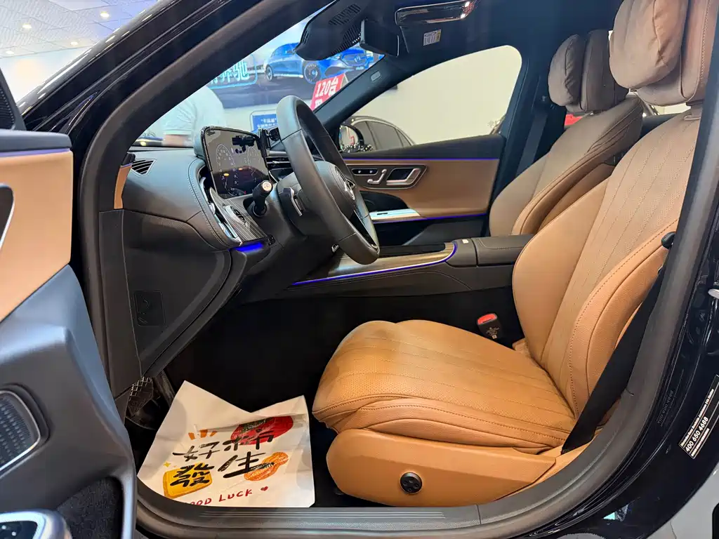 Mercedes-Benz E-Class — миниатюра 6
