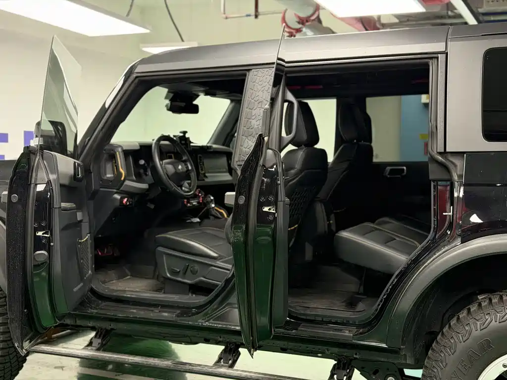 Ford Bronco — миниатюра 5