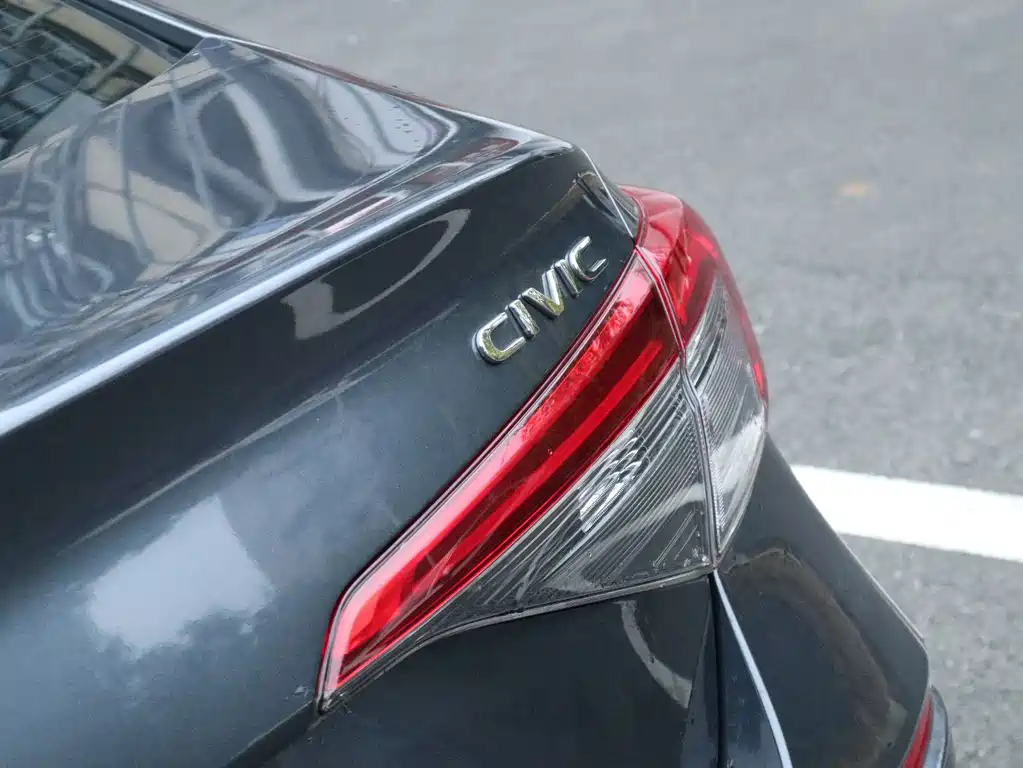 Honda Civic — миниатюра 9