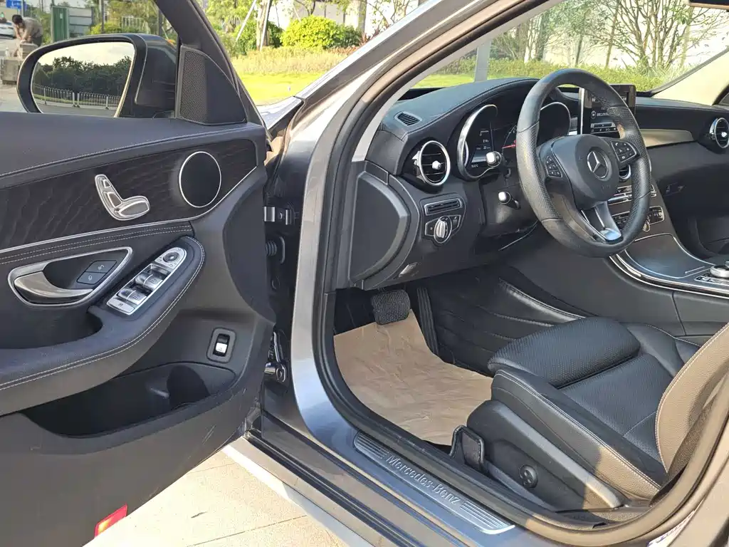 Mercedes-Benz C-Class — миниатюра 17