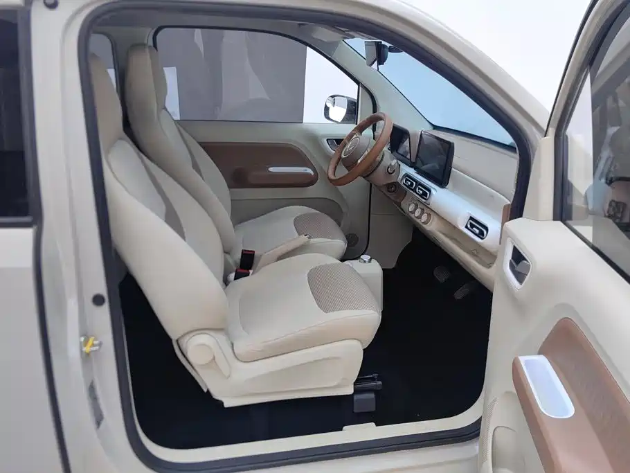 Wuling MINIEV — миниатюра 8