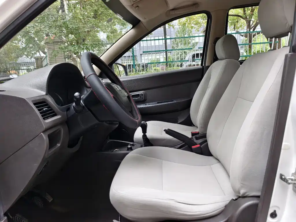 Wuling Hongguang — миниатюра 8
