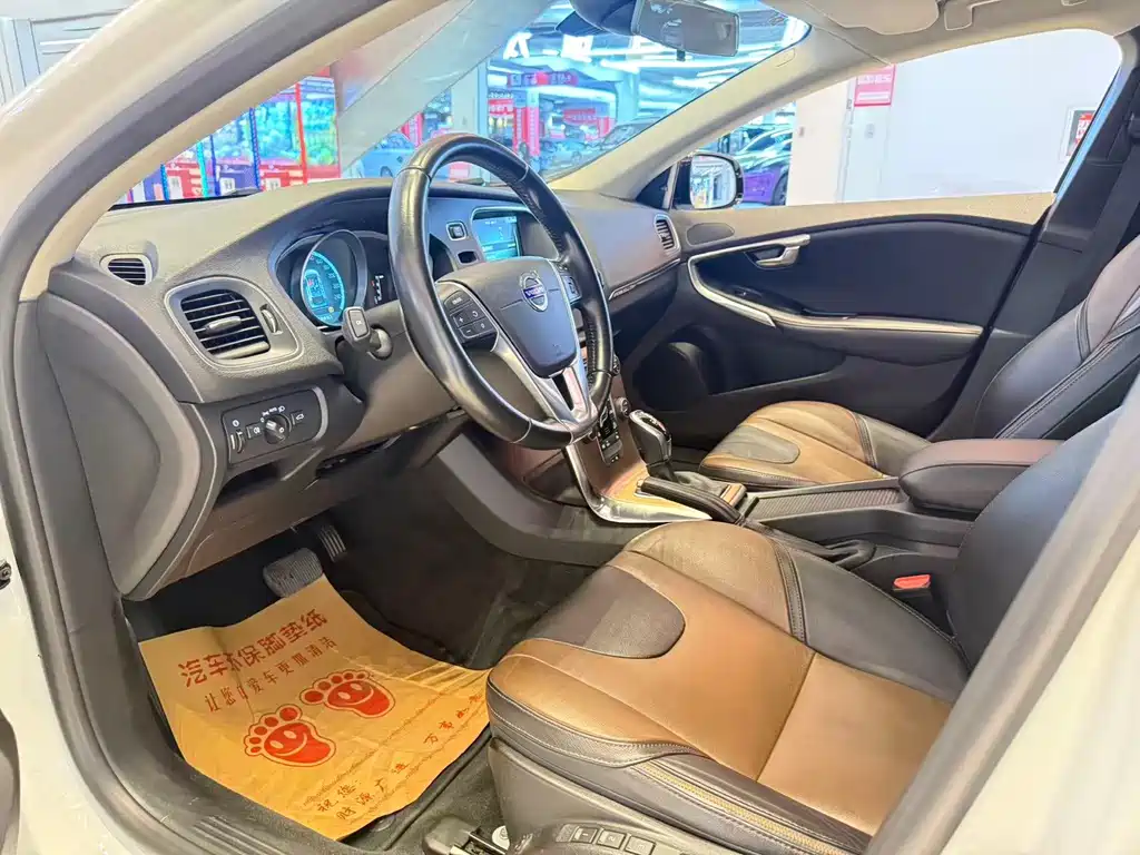 Volvo V40 — миниатюра 7