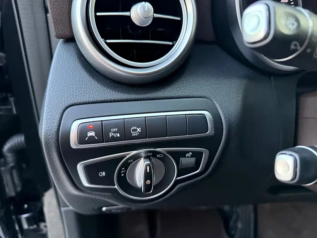Mercedes-Benz GLC — миниатюра 12
