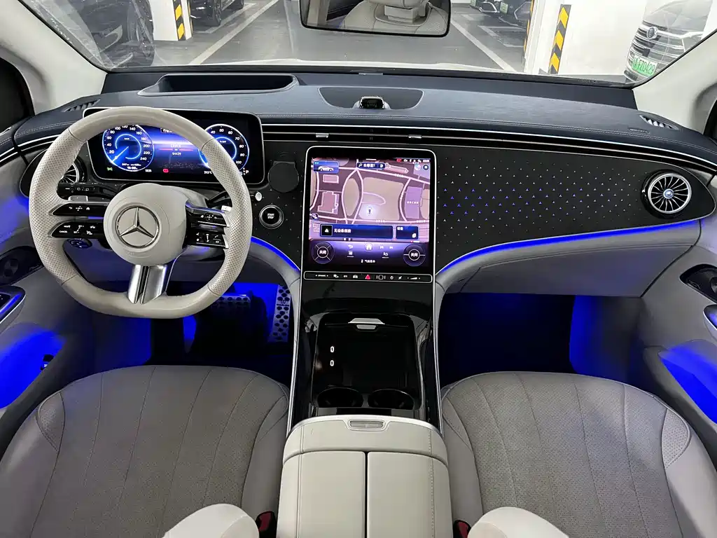 Mercedes-Benz EQE SUV — миниатюра 11