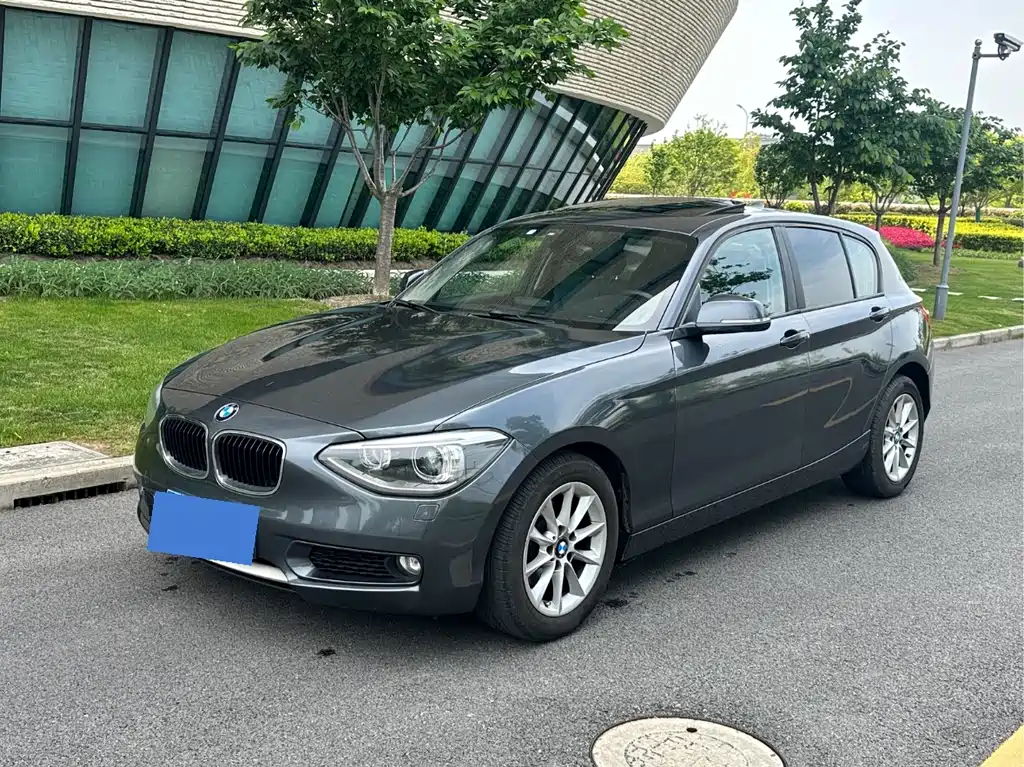 BMW 1 Series (Import) 2012