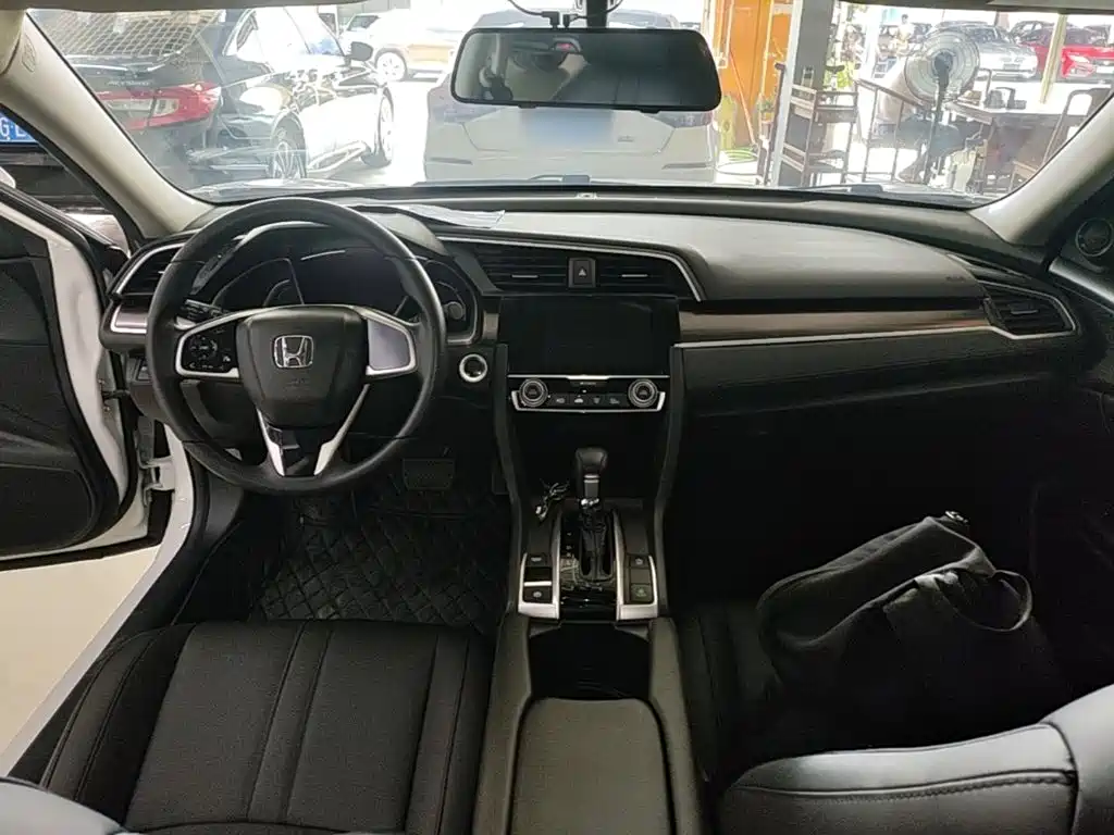 Honda Civic — миниатюра 10