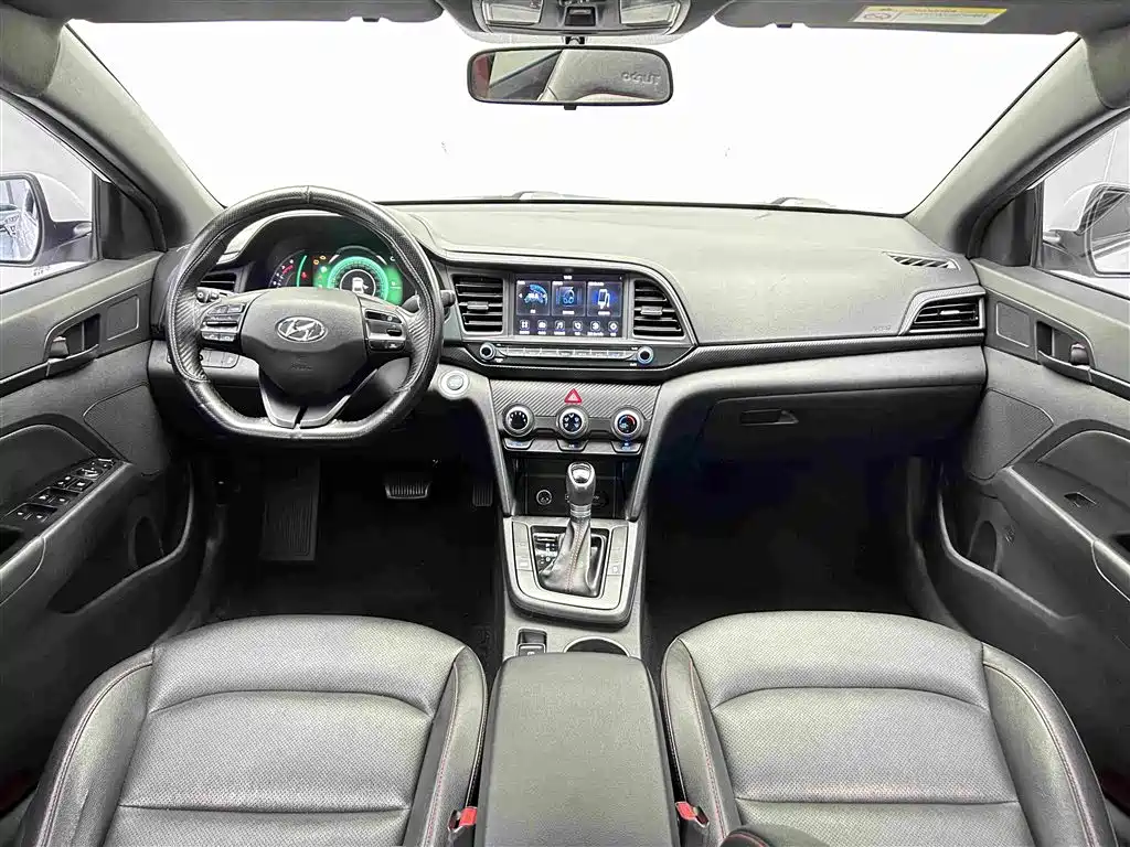 Hyundai Elantra — миниатюра 9
