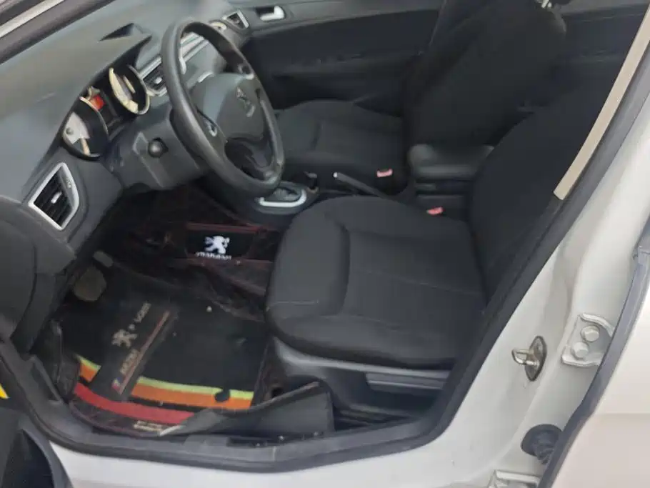 Peugeot 308 — миниатюра 9