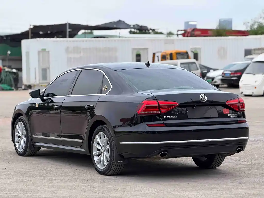 Volkswagen Passat — миниатюра 7