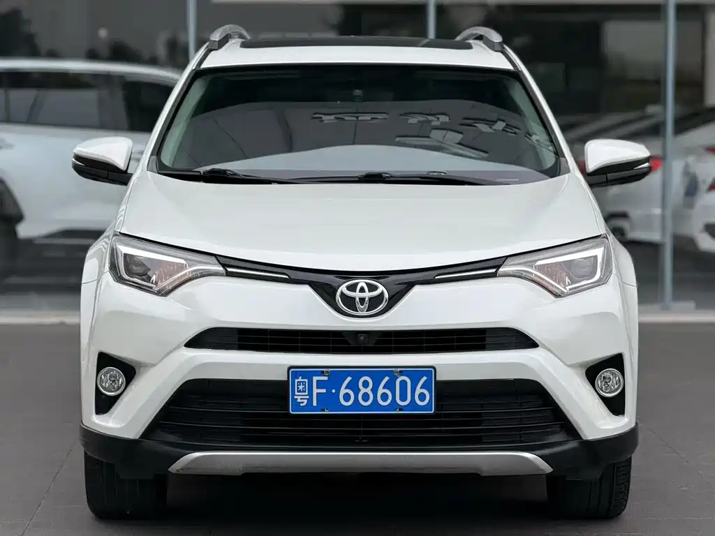 Toyota RAV4 — миниатюра 2