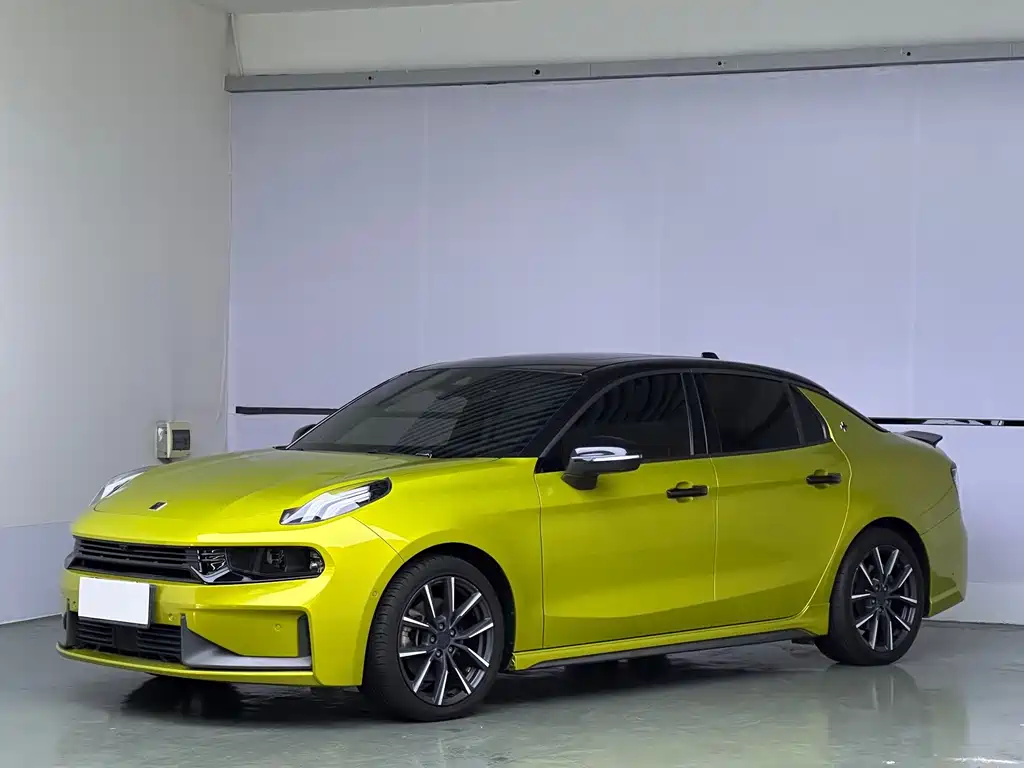 Lynk & Co 03