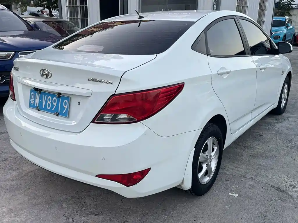 Hyundai Verna — миниатюра 9