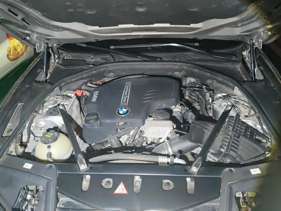 BMW 5 Series — миниатюра 10
