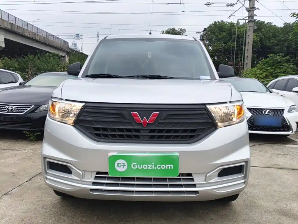Wuling Hongguang V — миниатюра 3