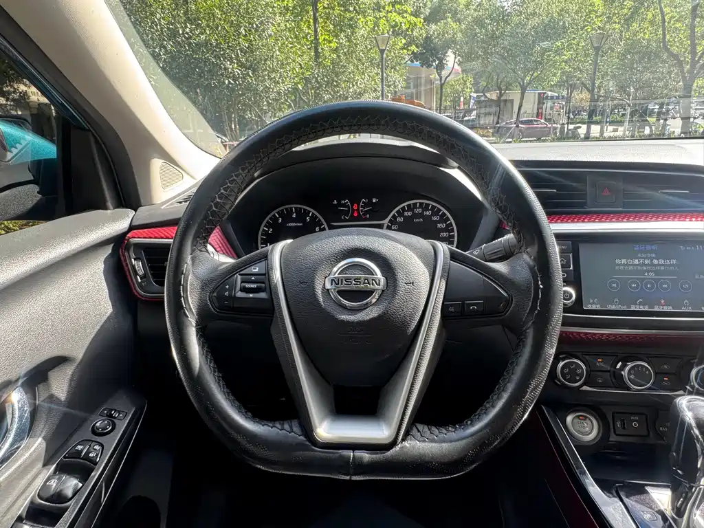 Nissan Bluebird — миниатюра 17