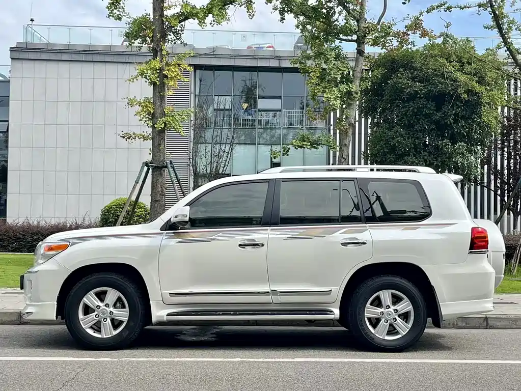 Toyota Land Cruiser — миниатюра 3