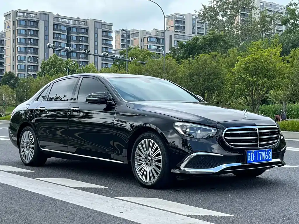 Mercedes-Benz E-Class — миниатюра 3