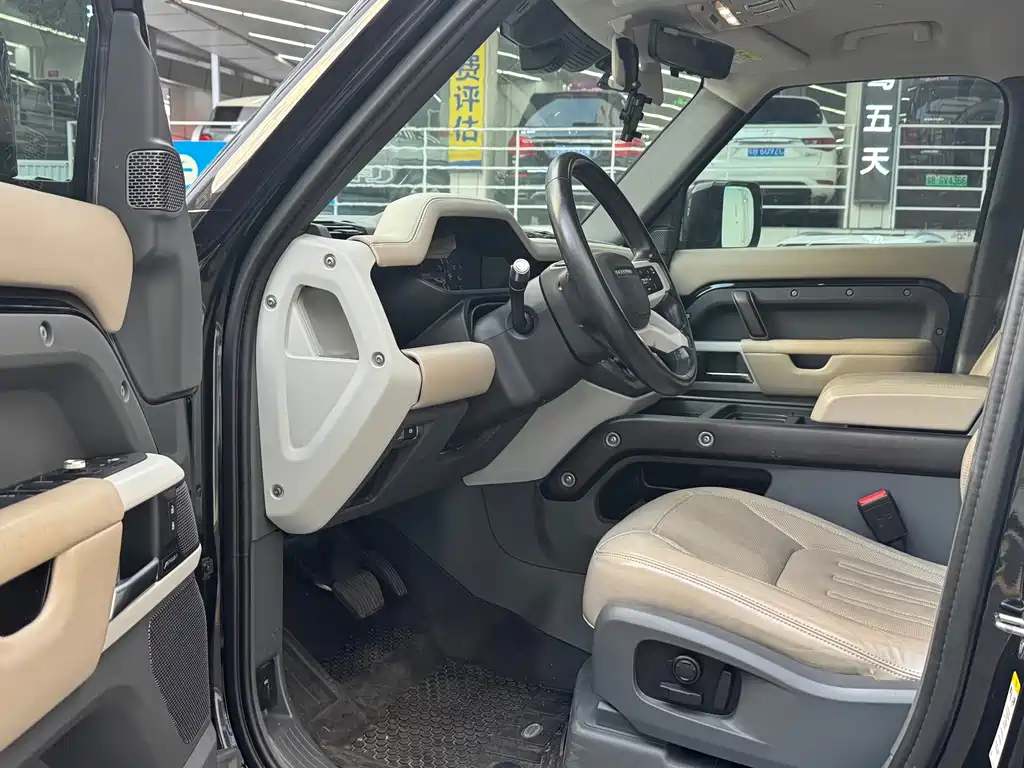 Land Rover Defender — миниатюра 3