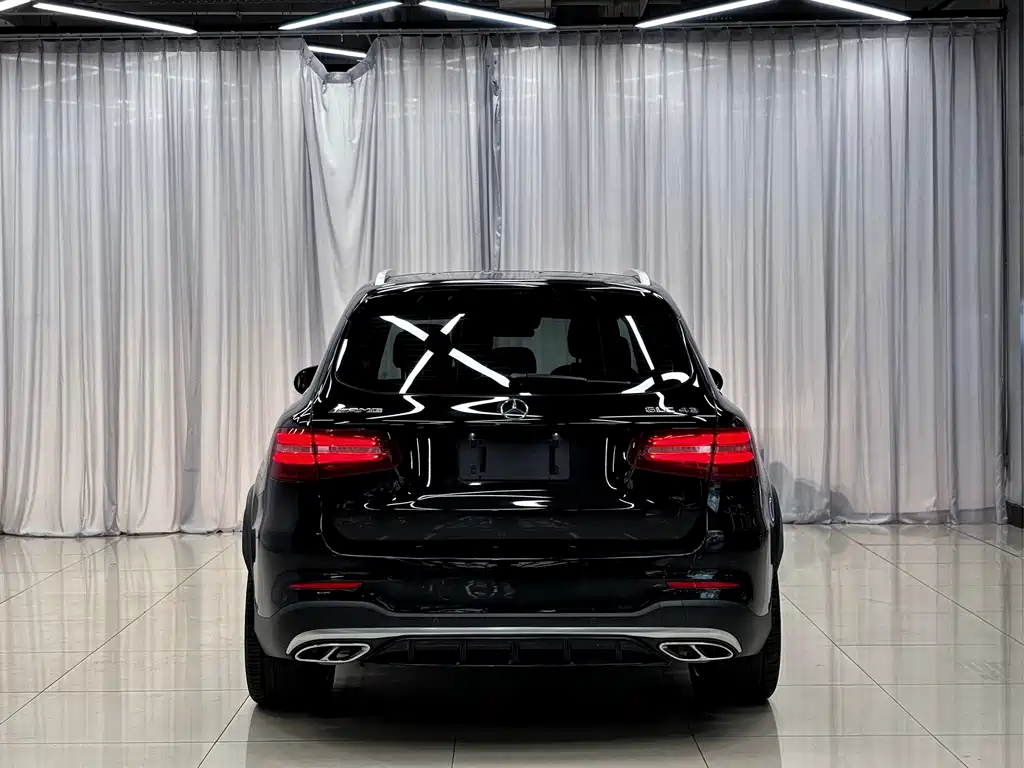 MERCEDES-BENZ GLC AMG