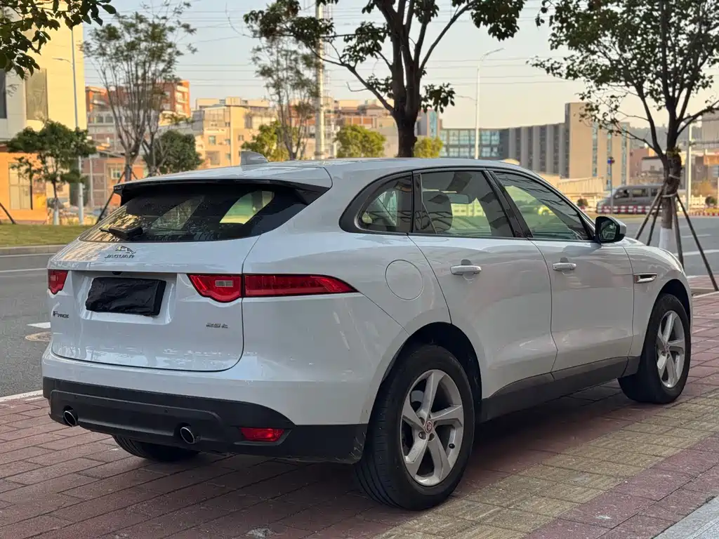 JAGUAR F PACE